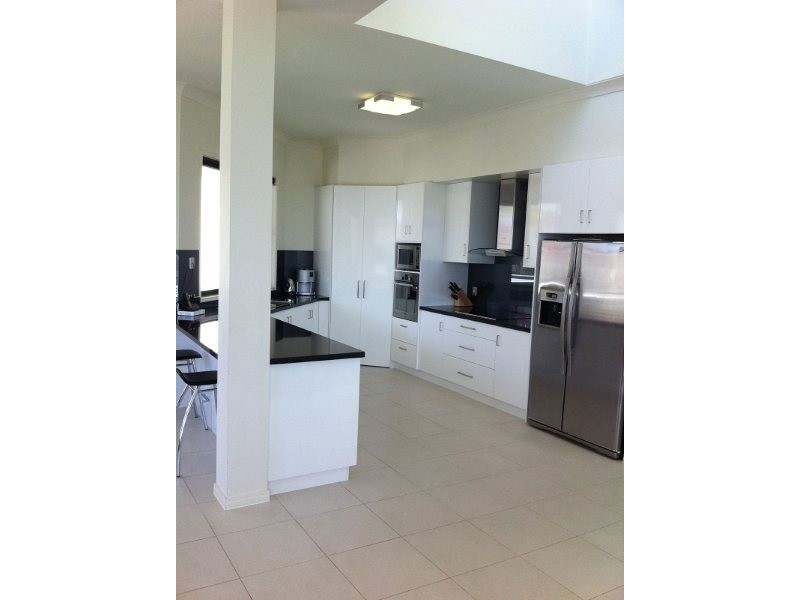 Highland Park QLD 4211