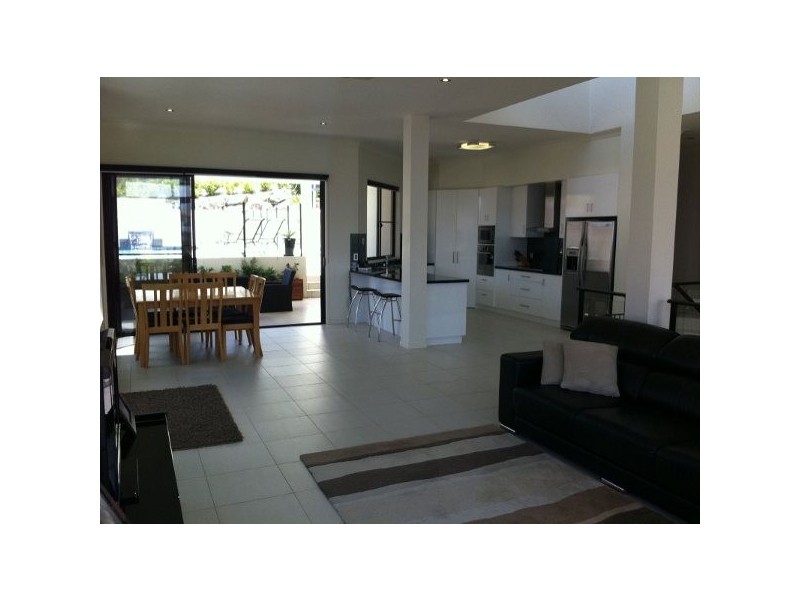 Highland Park QLD 4211