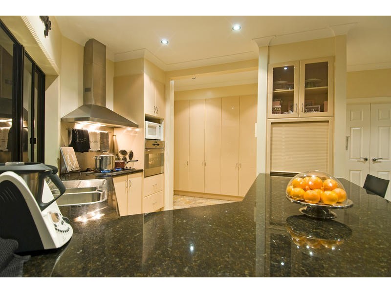 24 Uplands Ct, Tallai QLD 4213