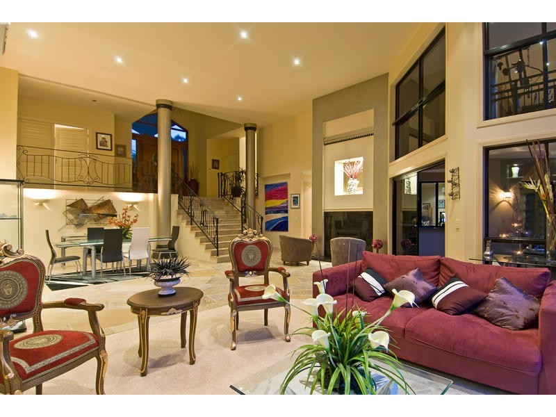 24 Uplands Ct, Tallai QLD 4213