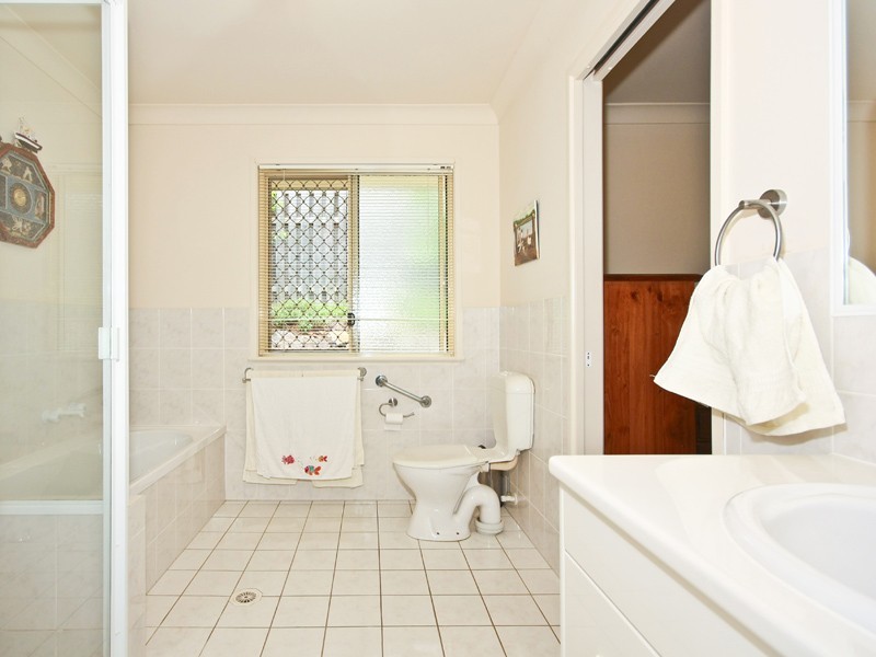 9 Ninnes CT, Mudgeeraba QLD 4213