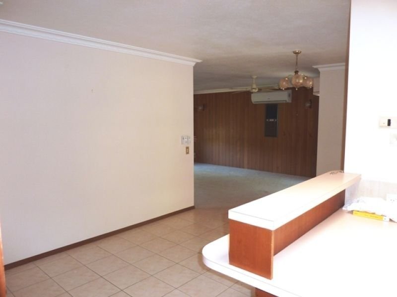 10 Cheltenham Drive, Robina QLD 4226