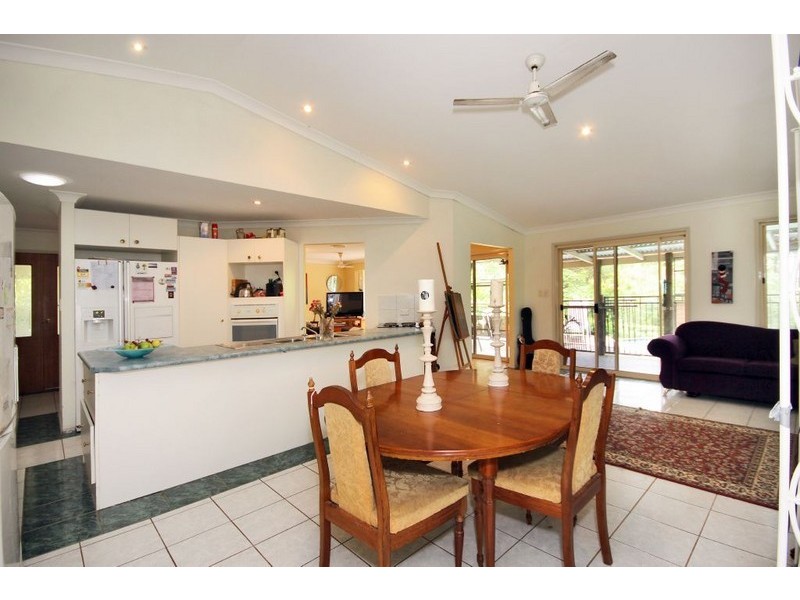 11 Walcoy Place, Worongary QLD 4213