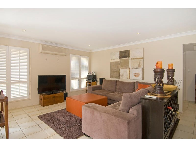 25 Sugargum Court, Molendinar QLD 4214