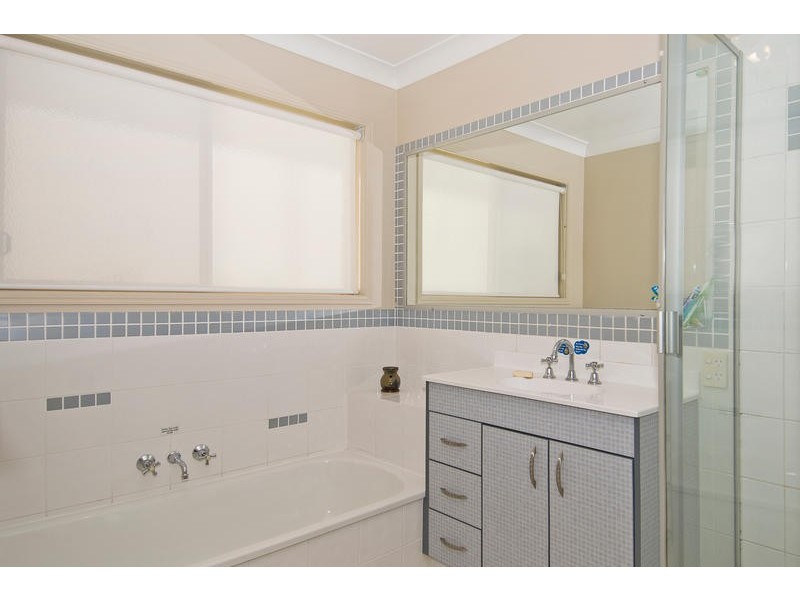 25 Sugargum Court, Molendinar QLD 4214