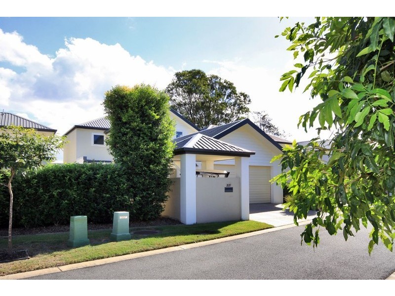 227 Easthill Drive, Robina QLD 4226