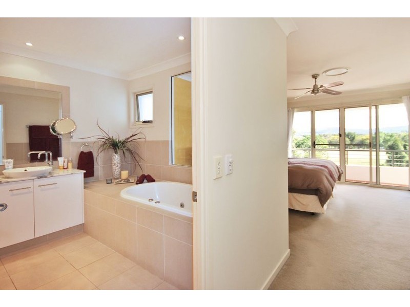 227 Easthill Drive, Robina QLD 4226
