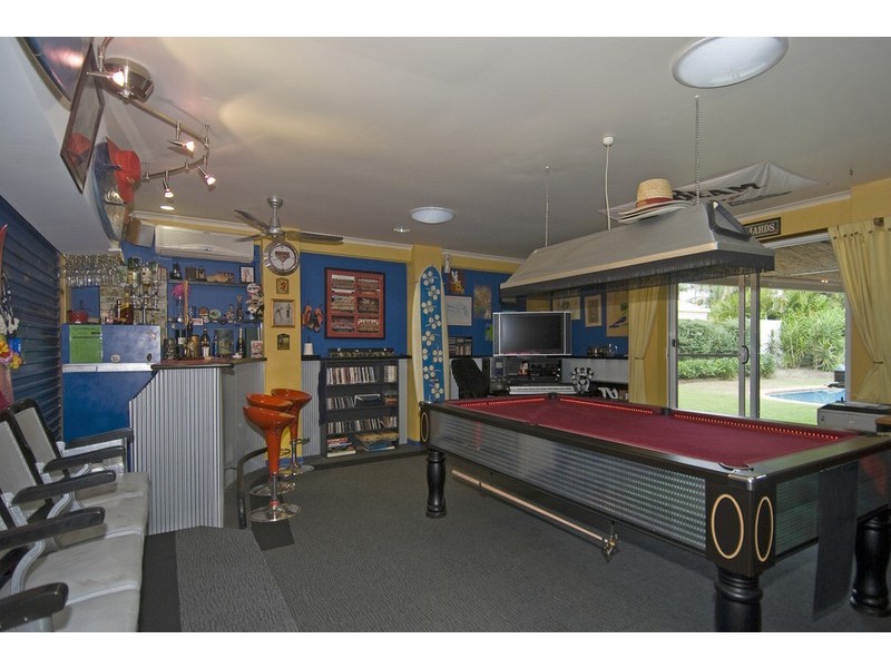4 Santa Cruz Boulevard, Clear Island Waters QLD 4226