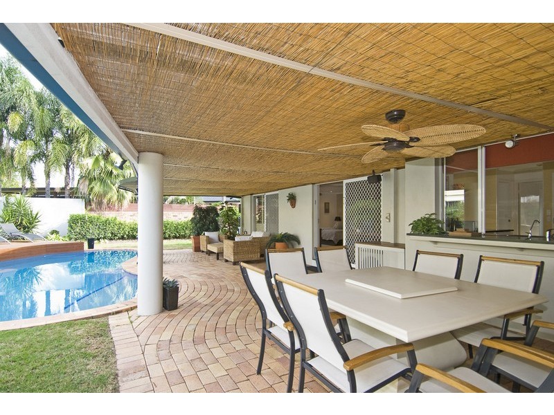 4 Santa Cruz Boulevard, Clear Island Waters QLD 4226