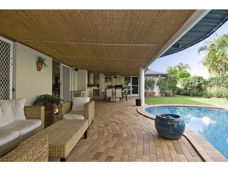 4 Santa Cruz Boulevard, Clear Island Waters QLD 4226