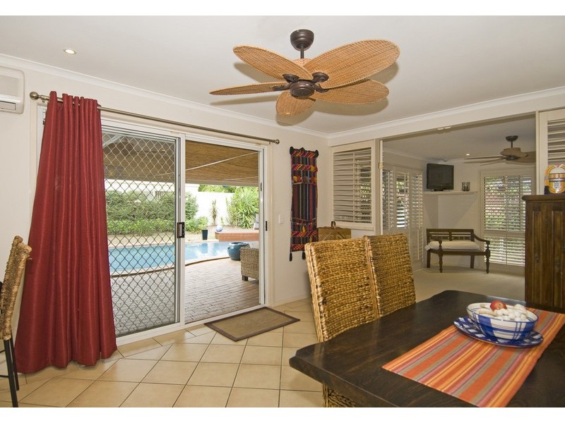 4 Santa Cruz Boulevard, Clear Island Waters QLD 4226