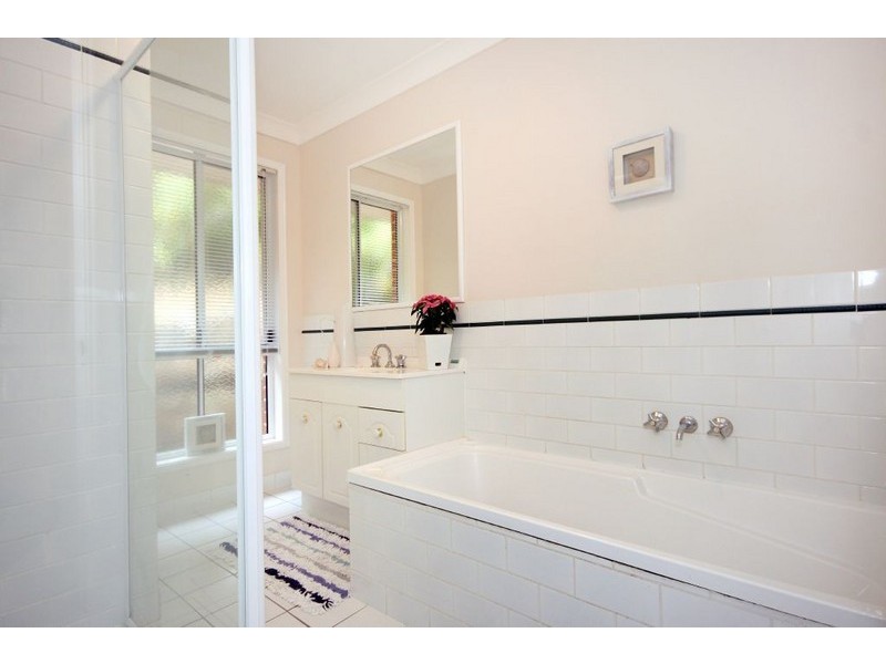 10 Carol Anne Ct, Bonogin QLD 4213