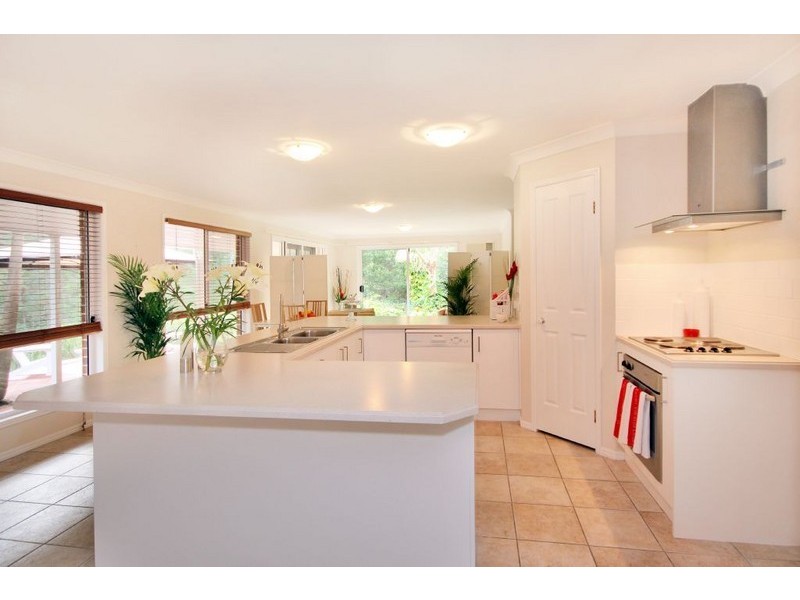 10 Carol Anne Ct, Bonogin QLD 4213