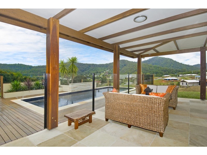 2 Friarbird Crescent, Bonogin QLD 4213