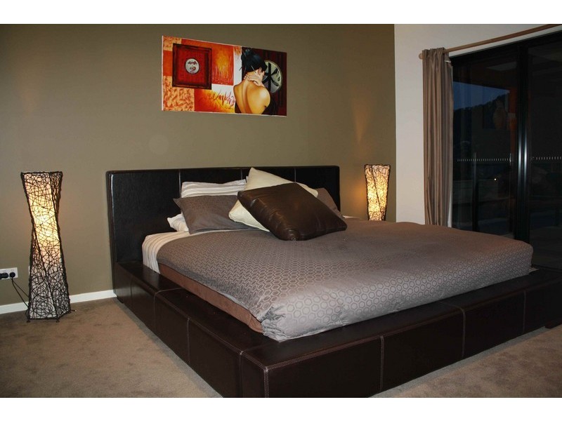 2 Friarbird Crescent, Bonogin QLD 4213