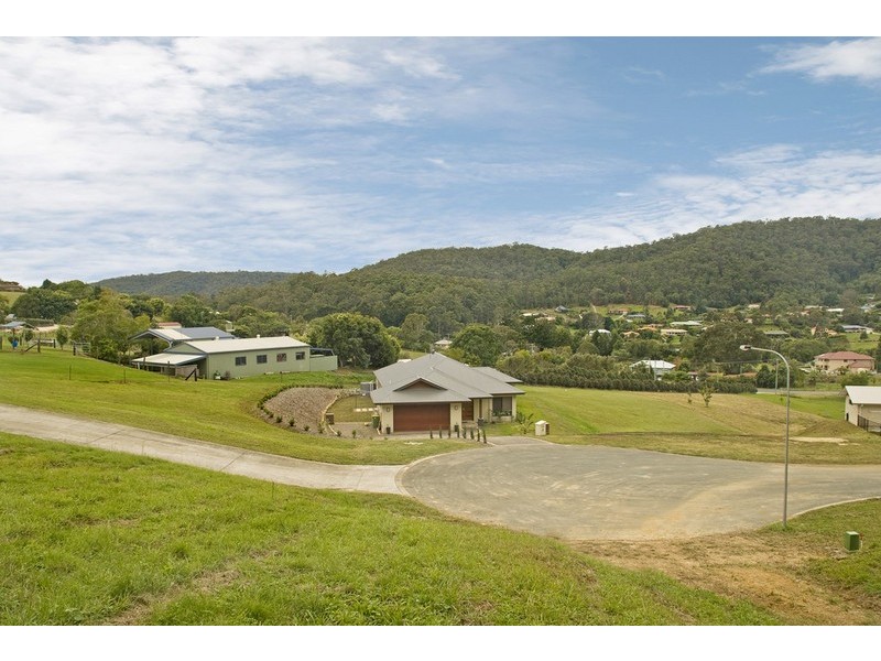 2 Friarbird Crescent, Bonogin QLD 4213