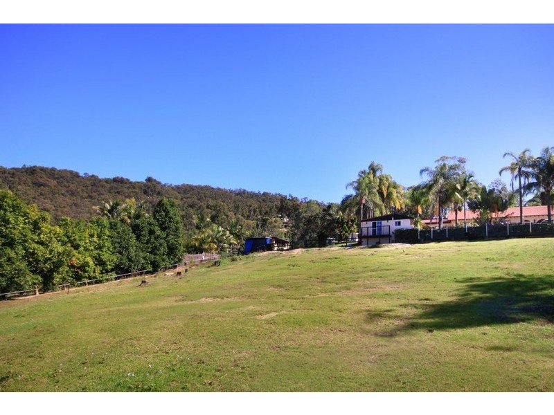 13 Brixton Ct, Tallai QLD 4213