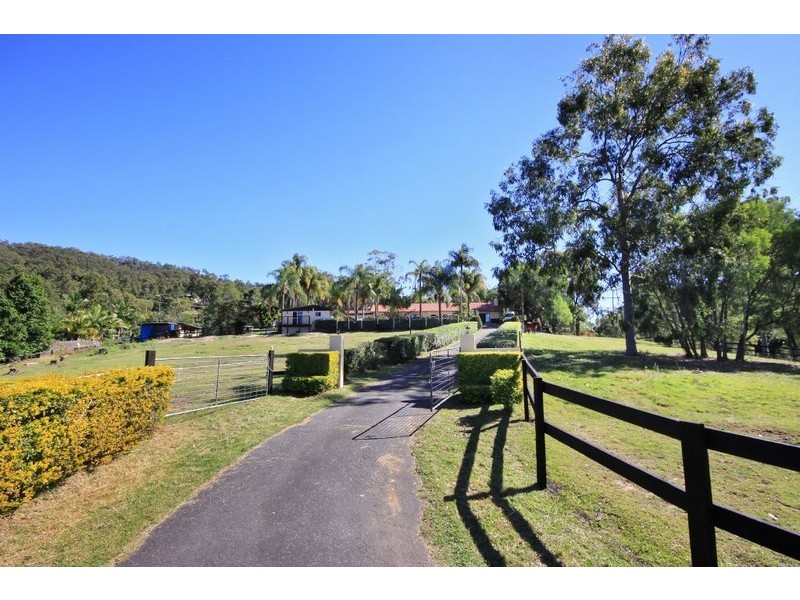13 Brixton Ct, Tallai QLD 4213