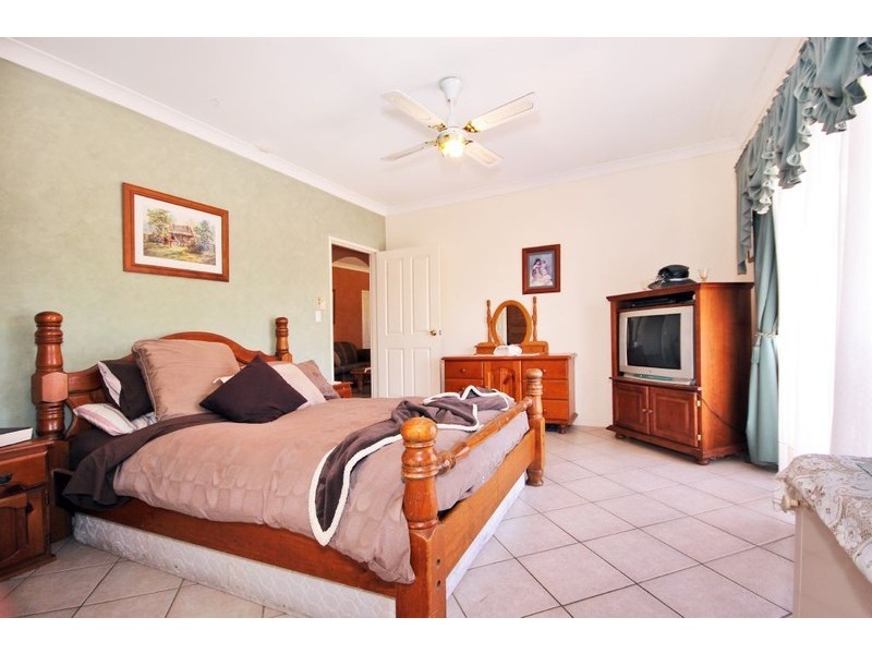 13 Brixton Ct, Tallai QLD 4213