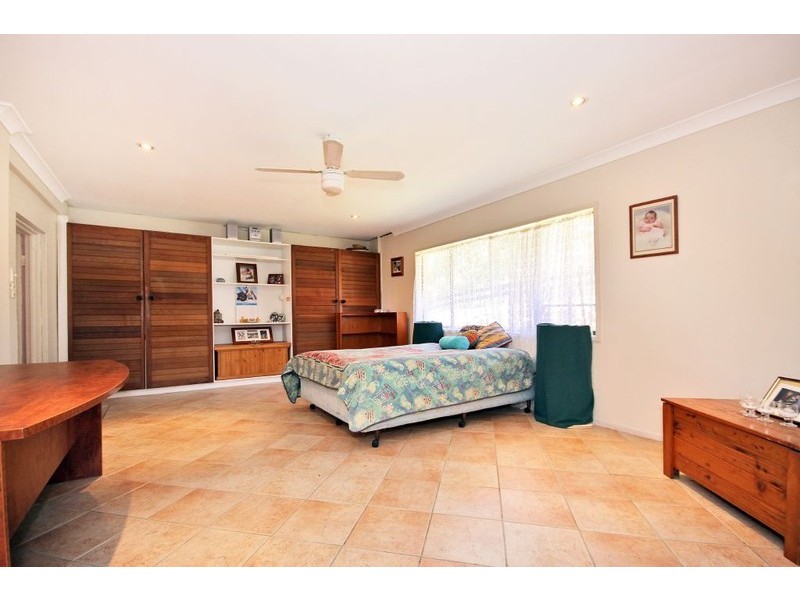 13 Brixton Ct, Tallai QLD 4213