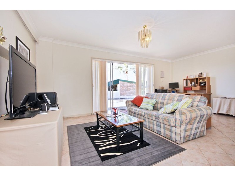 13 Brixton Ct, Tallai QLD 4213