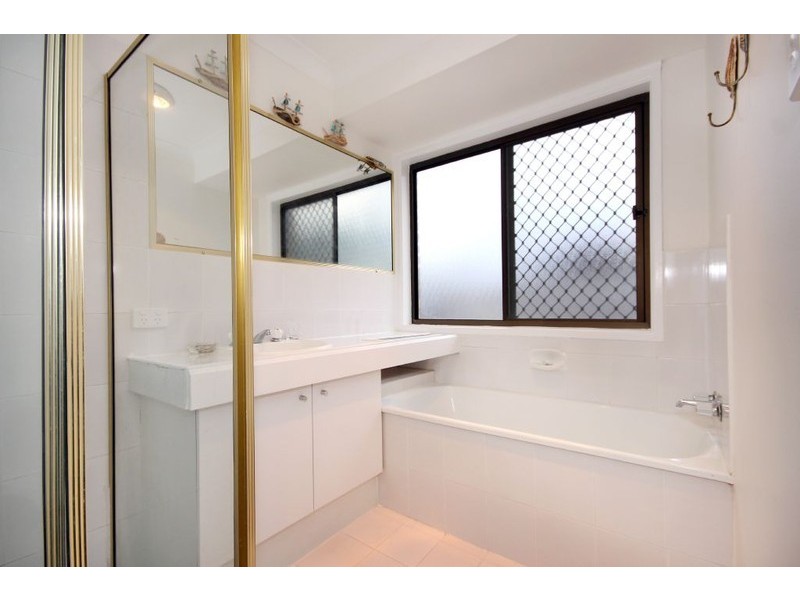 17 Mackay Place, Burleigh Waters QLD 4220