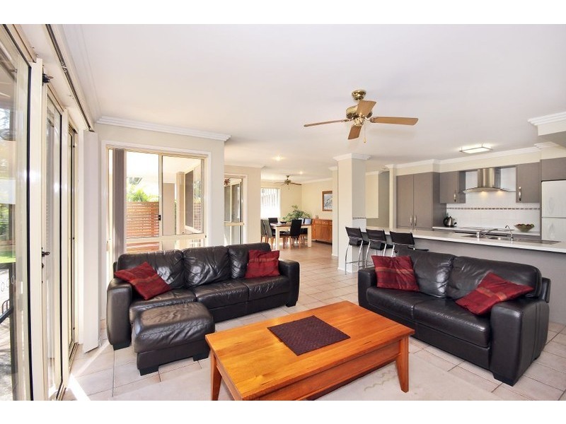 7 Shepton Crescent, Mudgeeraba QLD 4213