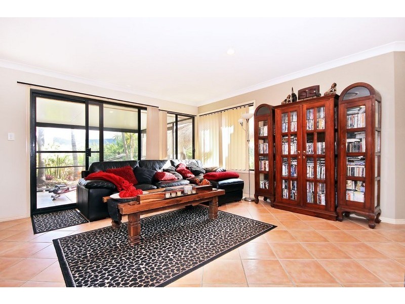 42-44 Parkmeadows Ct, Bonogin QLD 4213