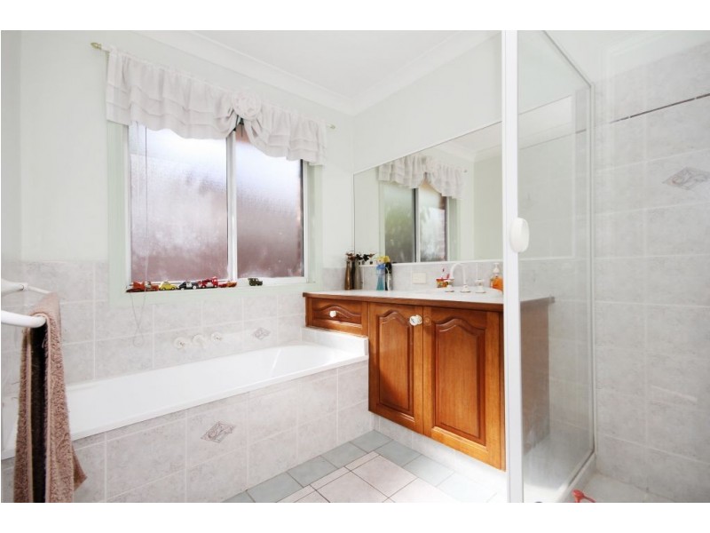 1 Swagman Ct, Mudgeeraba QLD 4213