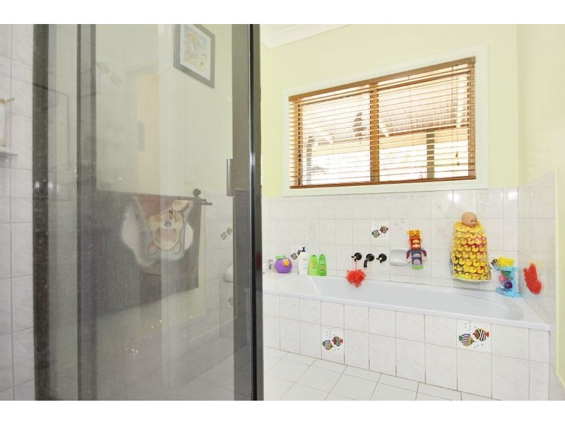 53 Harry Mills Drive, Worongary QLD 4213