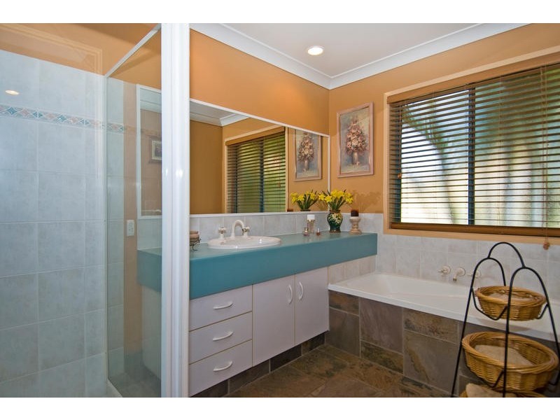 23 Wiltshire Drive, Mudgeeraba QLD 4213