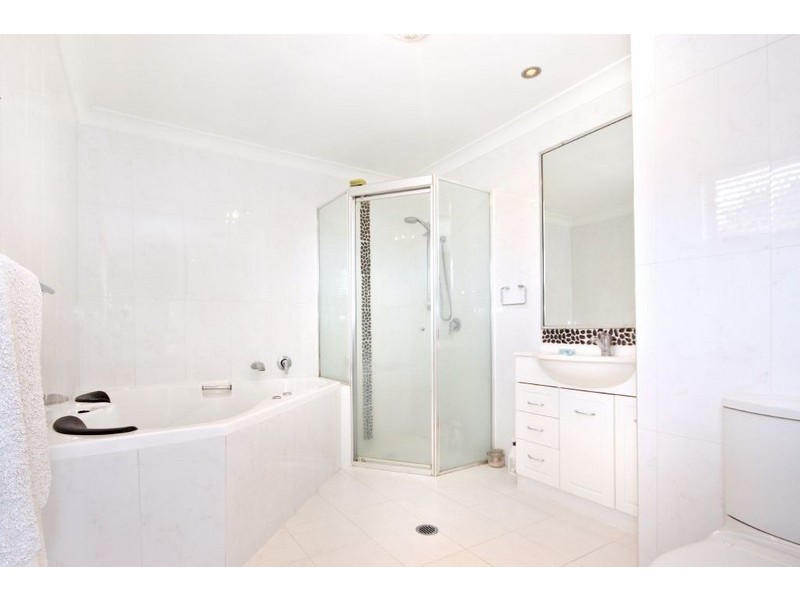 1 Atomi Place, Mudgeeraba QLD 4213