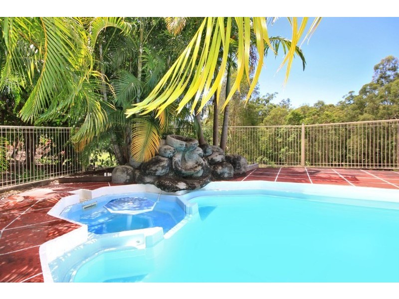 28 Viscount Drive, Tallai QLD 4213