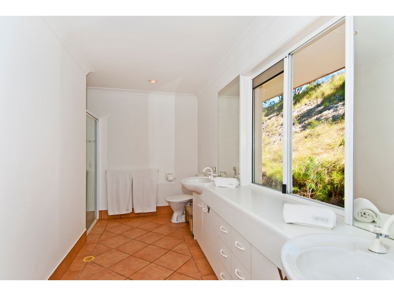 43 Shuttlewood Ct, Bonogin QLD 4213