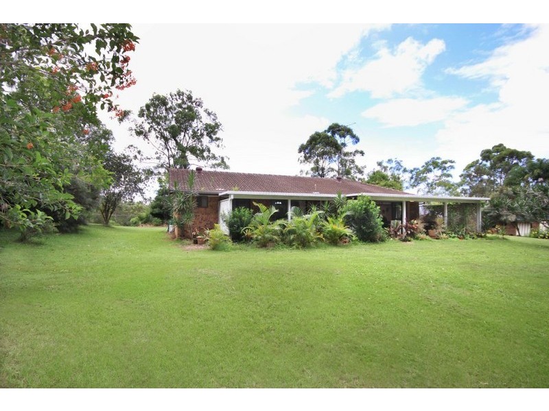 8 Wallaby Drive, Mudgeeraba QLD 4213