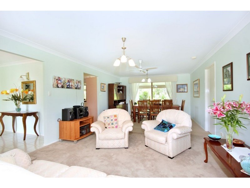 8 Wallaby Drive, Mudgeeraba QLD 4213