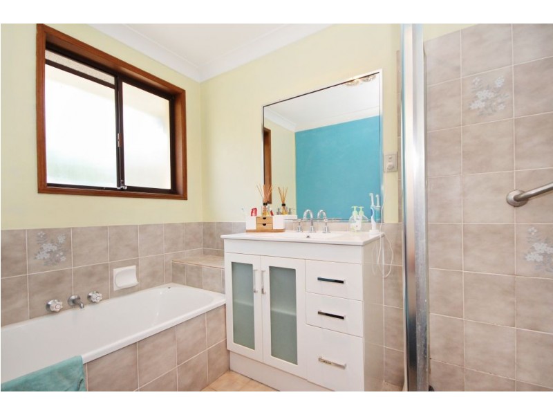 8 Acoma Terrace, Mudgeeraba QLD 4213