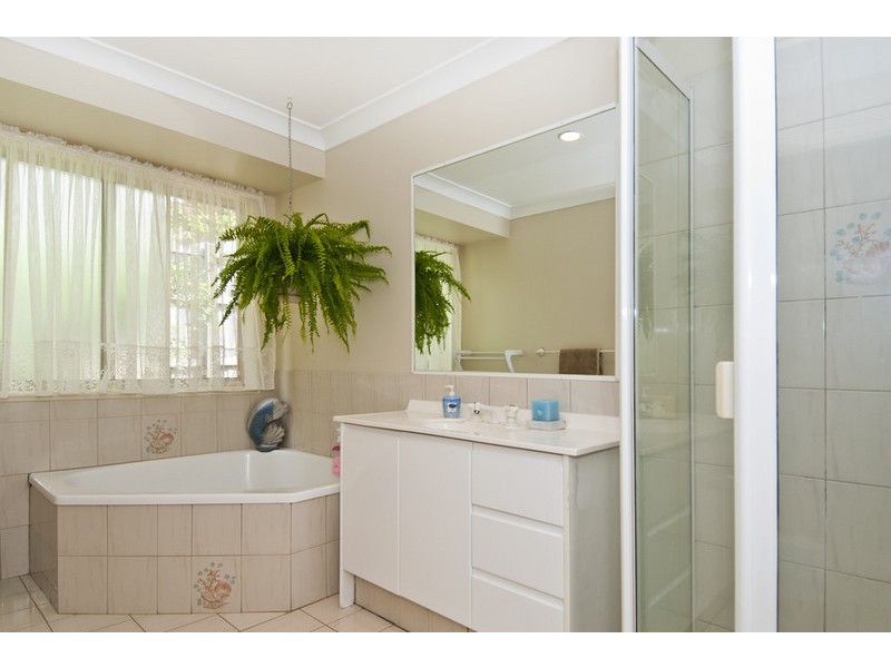 8 Holterman Ct, Mudgeeraba QLD 4213