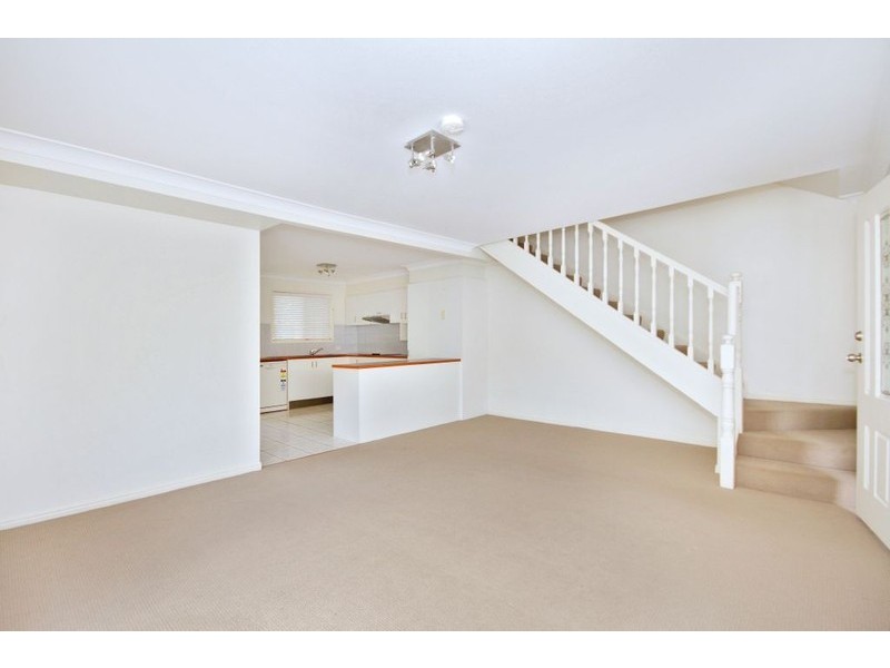 4/11 Railway Street, Mudgeeraba QLD 4213