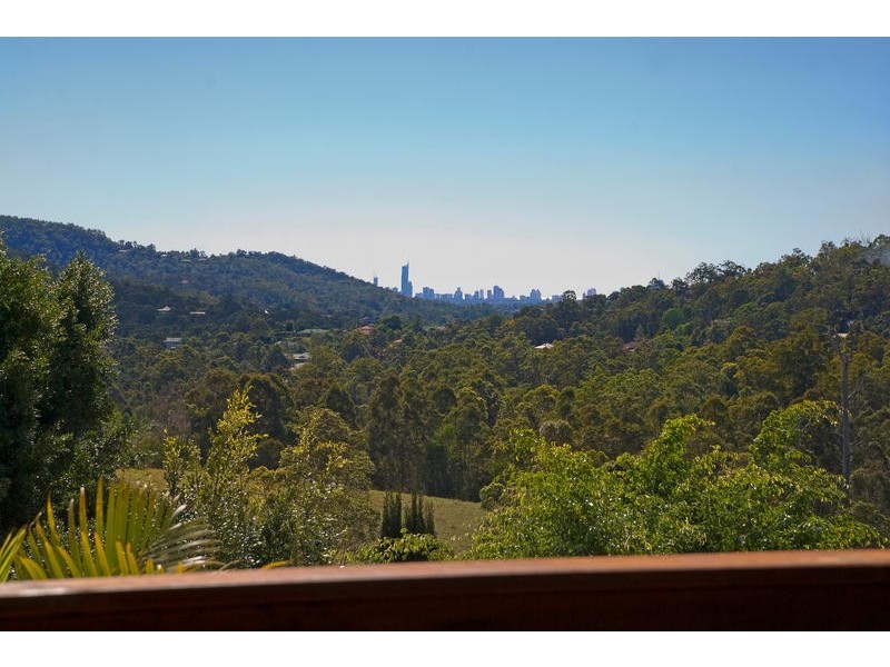 63 Broadoak Ct, Bonogin QLD 4213