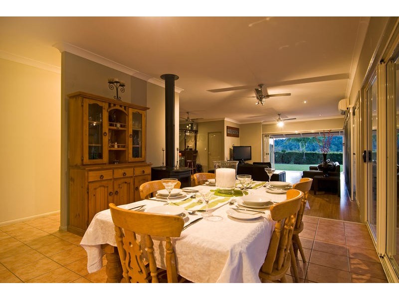 63 Broadoak Ct, Bonogin QLD 4213