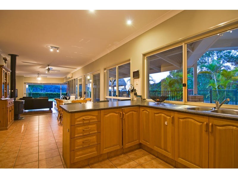 63 Broadoak Ct, Bonogin QLD 4213