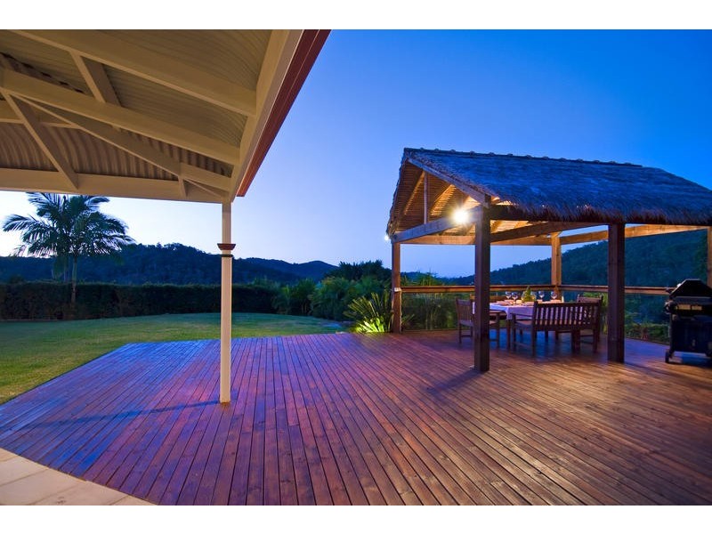 63 Broadoak Ct, Bonogin QLD 4213