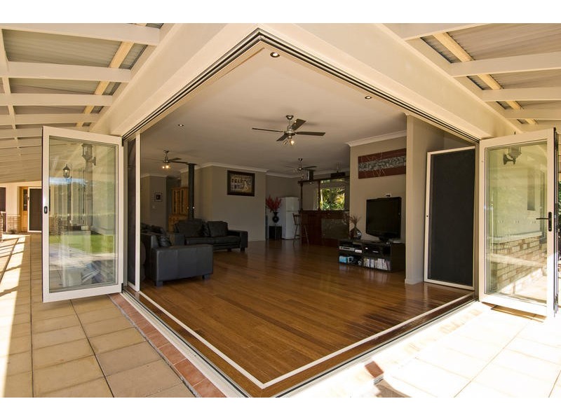 63 Broadoak Ct, Bonogin QLD 4213