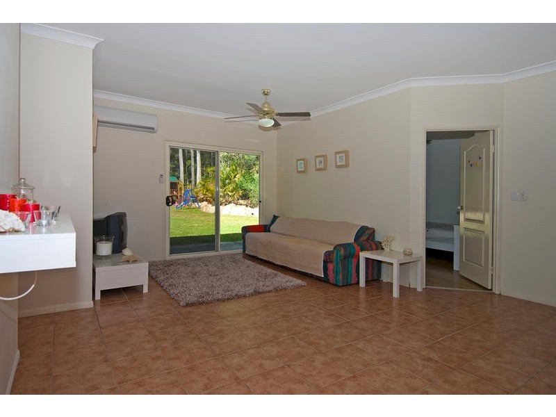 63 Broadoak Ct, Bonogin QLD 4213