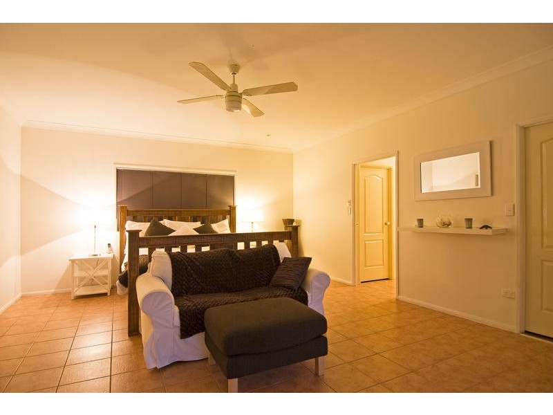 63 Broadoak Ct, Bonogin QLD 4213