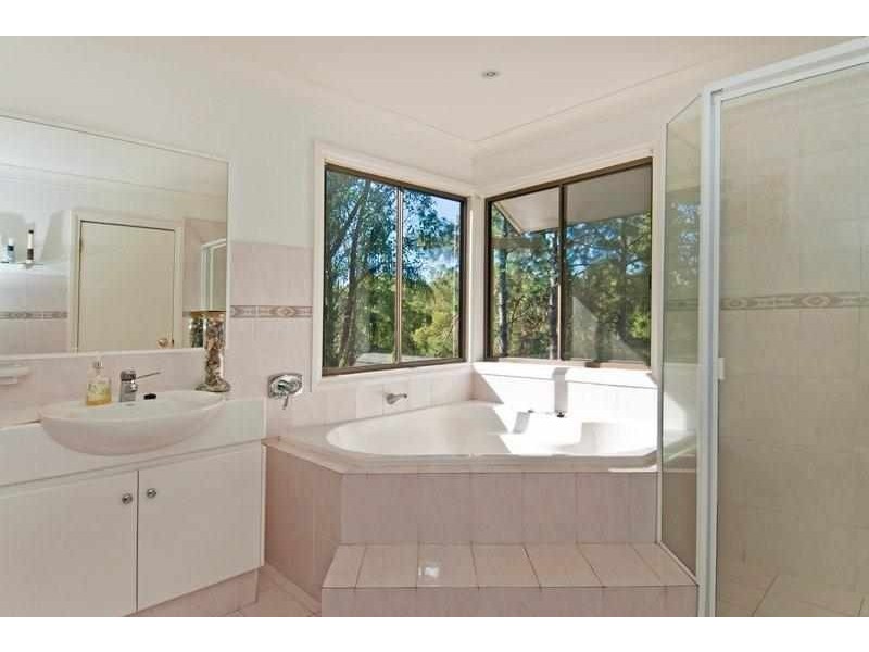 5 Woodland Drive, Reedy Creek QLD 4227