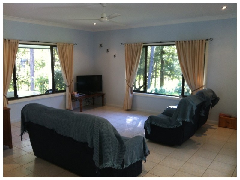 303 San Fernando Drive, Worongary QLD 4213