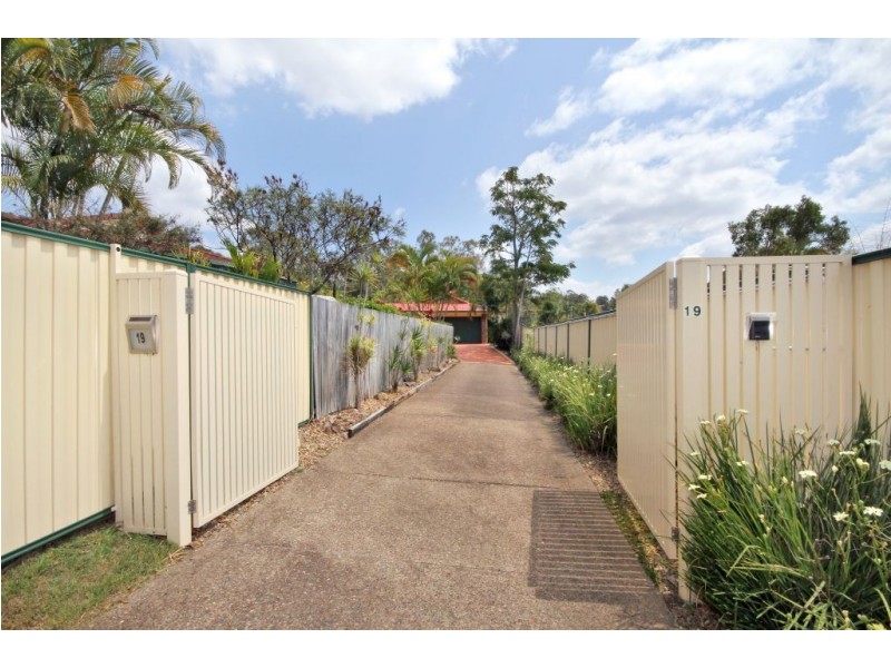 19 Stockman Crescent, Mudgeeraba QLD 4213
