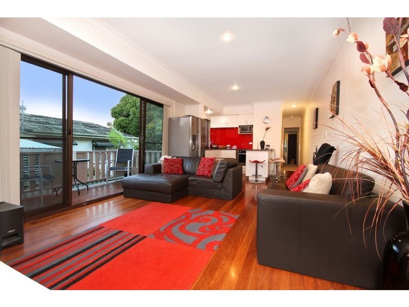 8 Alma Street, Southport QLD 4215